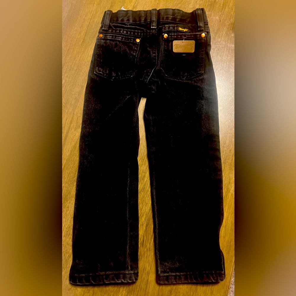 4t black Wrangler with adjustable waist